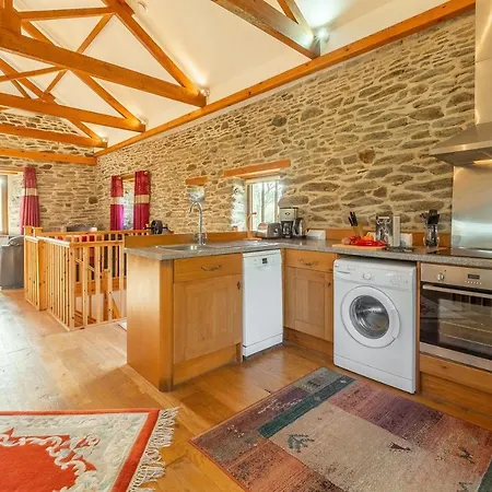 Holiday home The Threshing Barn