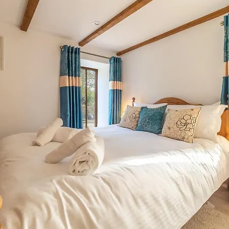 Holiday home The Threshing Barn